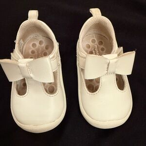 Stride Rite Girls White Shoes with Bow, Toddler 4